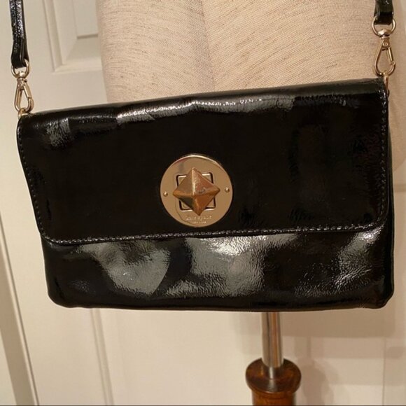 KATE SPADE BAG CROSSBODY BLACK PATENT LEATHER GOLD TONE HARDWARE FLAP TURNLOCK - Picture 1 of 15